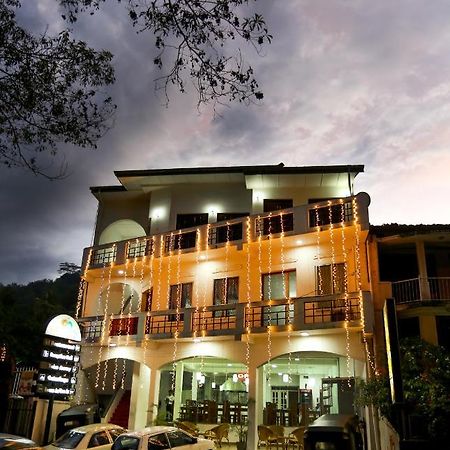 Hotel Citrus Cafe & Restaurant Kandy Esterno foto